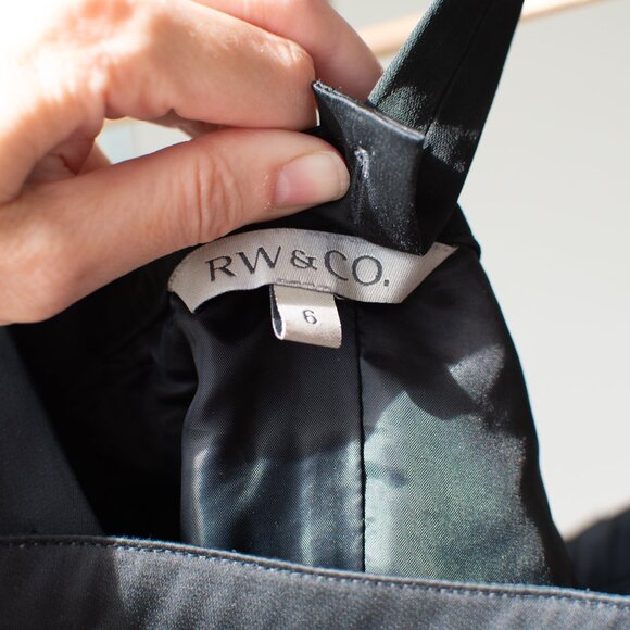 Bowtie Dress Size 6 - Picture 8 of 15